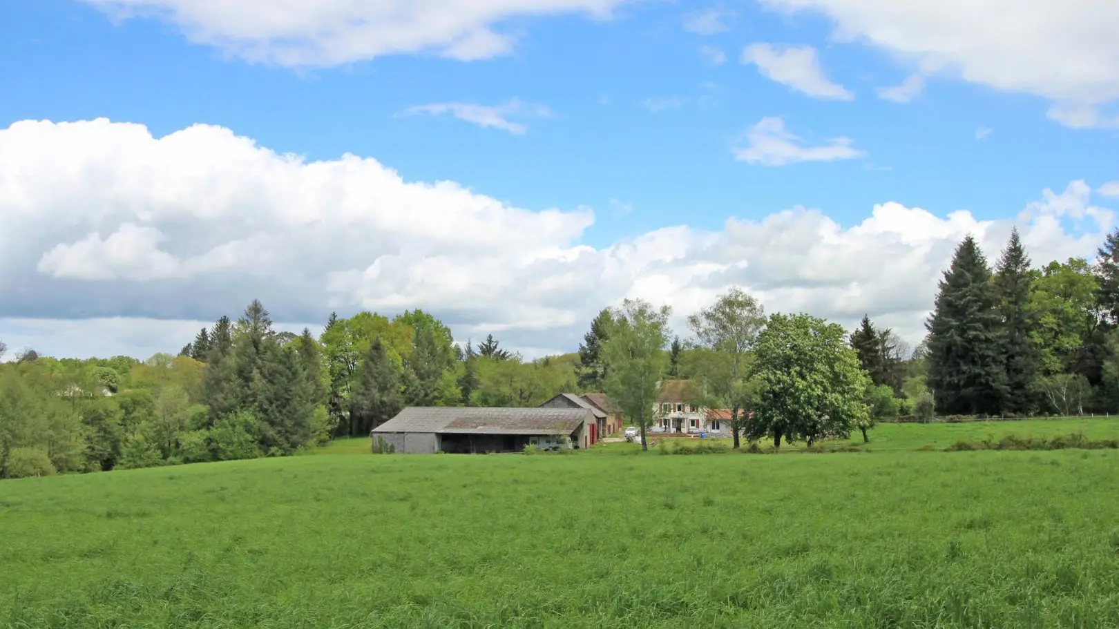 Gite du Clos du Got à Saint Yrieix La Perche en Haute-Vienne - vue du site_14