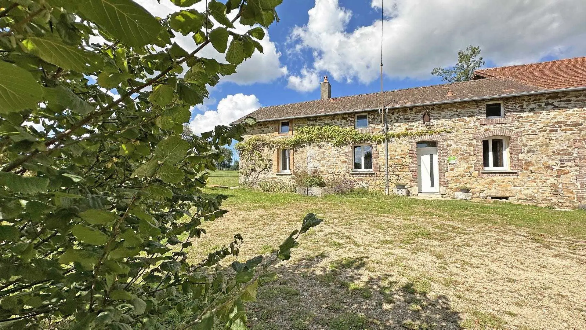 Gîte 'La réserve' à Saint Yrieix la Perche en Haute-Vienne (Nouvelle Aquitaine)_1