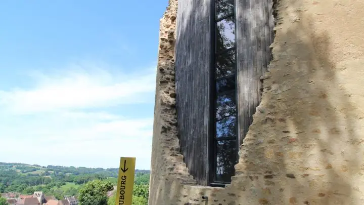 Le vieux château à Vicq sur Breuilh en Haute-Vienne (Limousin)_27