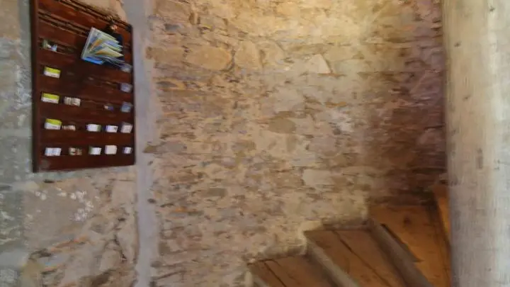 L'escalier à vis, probablement la partie la plus ancienne de la maison._7