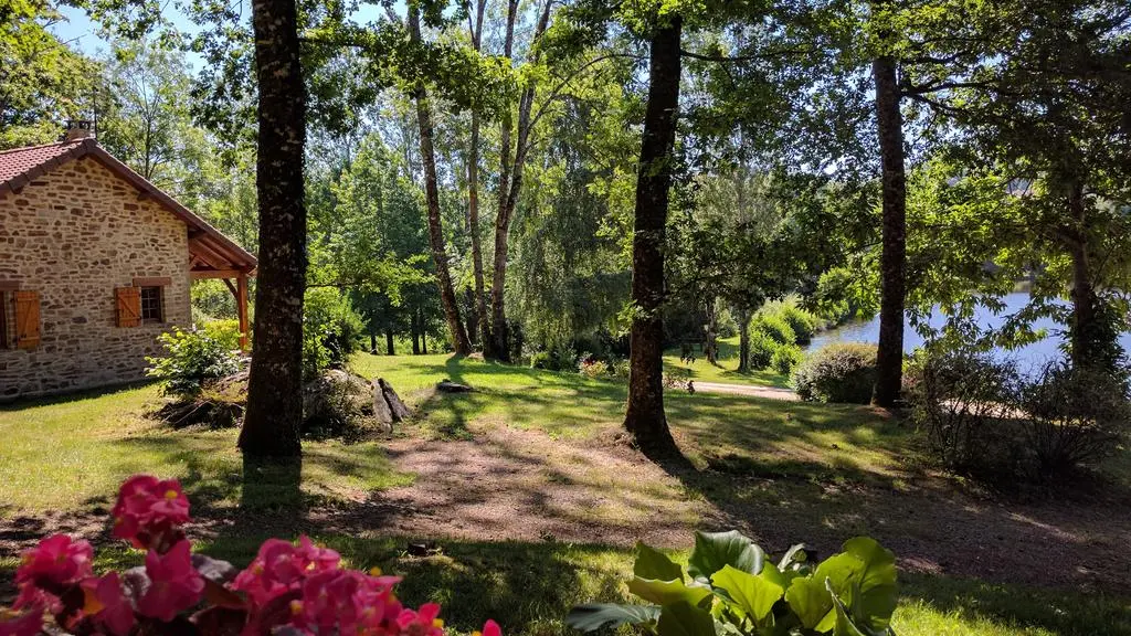 Gite Les Chataigniers à Cussac Hameau de La Maridele en Haute-Vienne_1