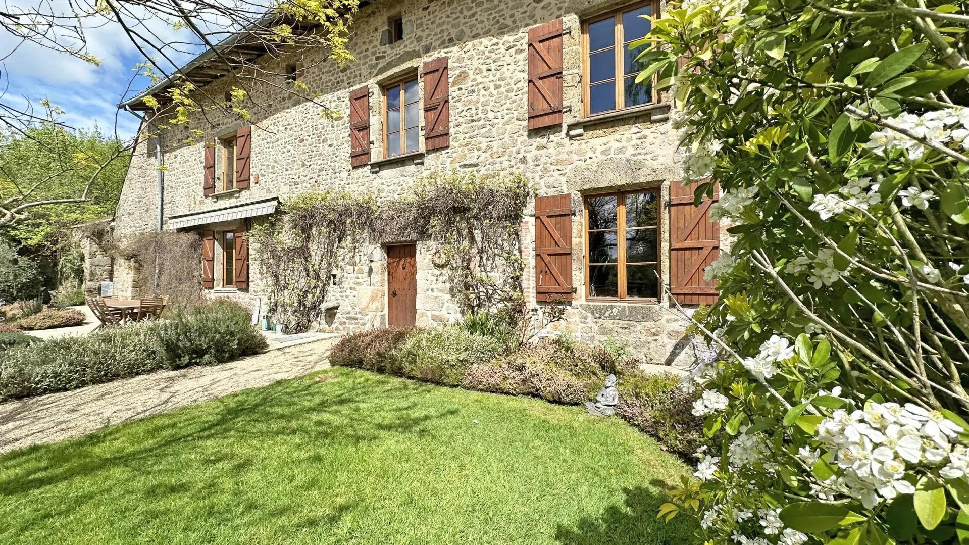 Maison d'hôtes 'les lits des fées' à Vayres en Haute-Vienne (Nouvelle Aquitaine)_2