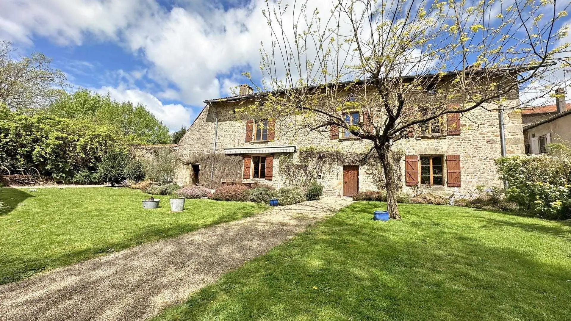 Maison d'hôtes 'les lits des fées' à Vayres en Haute-Vienne (Nouvelle Aquitaine)_1