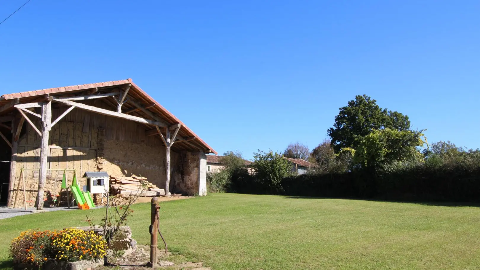 Gîte 'La poire en deux' à Saint Junien en Haute-Vienne (Nouvelle Aquitaine)_3