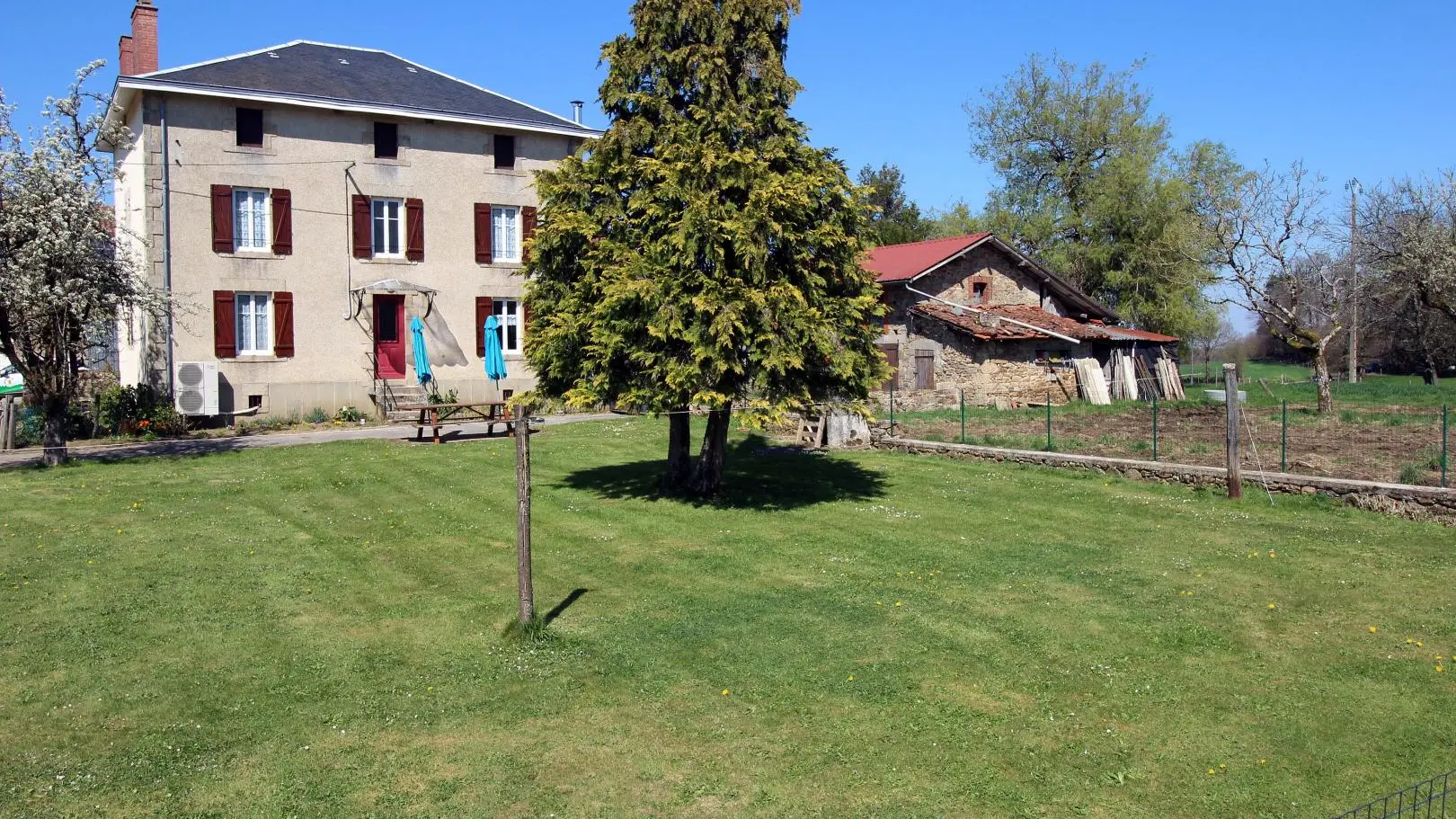 Gite de Naugeat commune de Saint Laurent Sur Gorre en Nouvelle Aquitaine_1