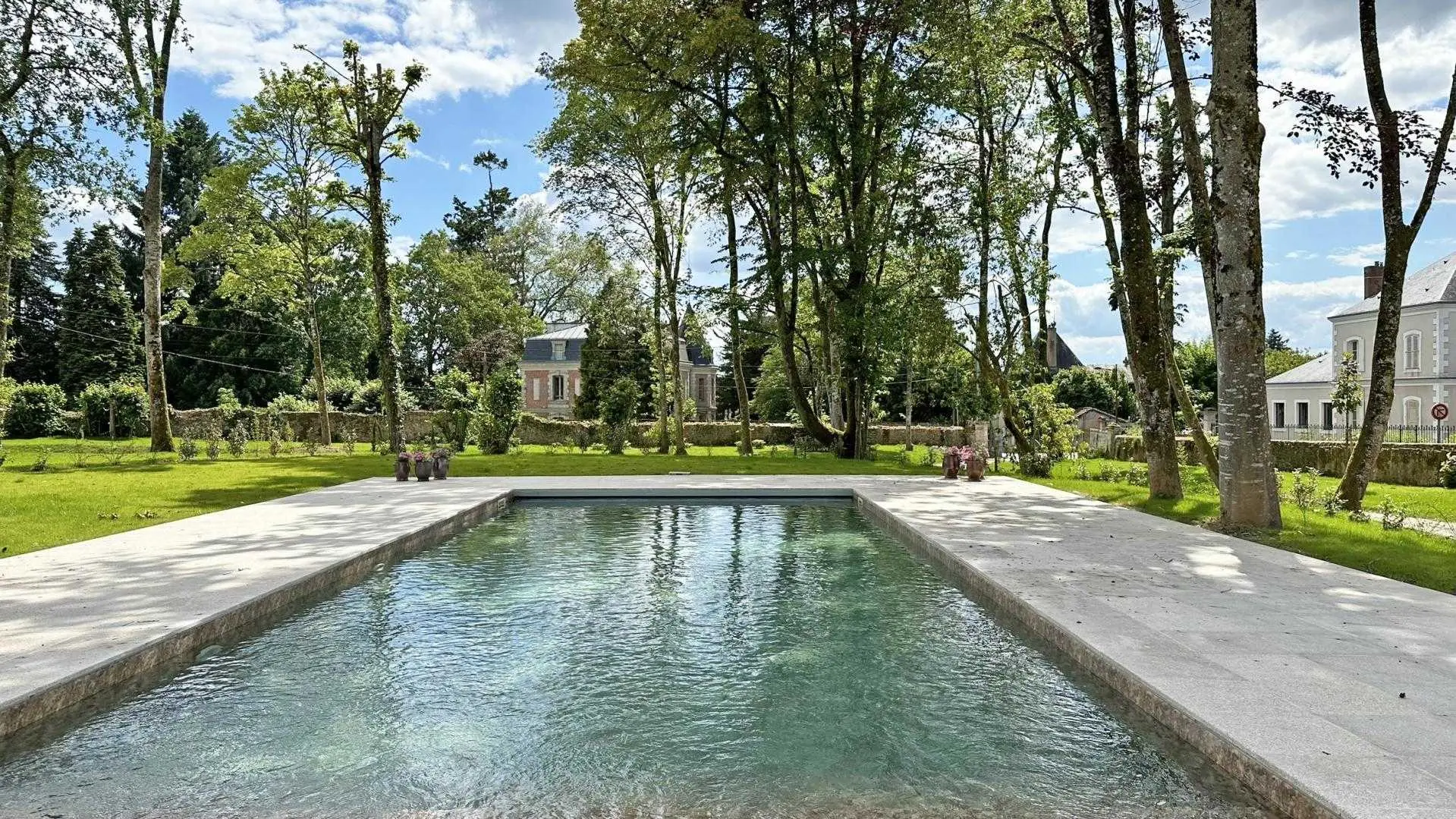 Le Manoir des Perrières à Rochechouart en Haute-Vienne (Nouvelle Aquitaine)_73