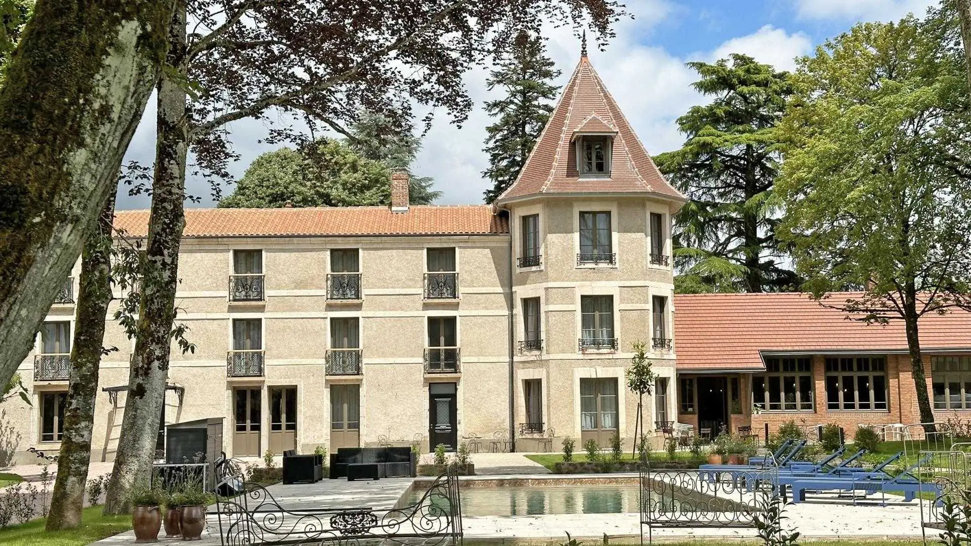 Le Manoir des Perrières à Rochechouart en Haute-Vienne (Nouvelle Aquitaine)_75