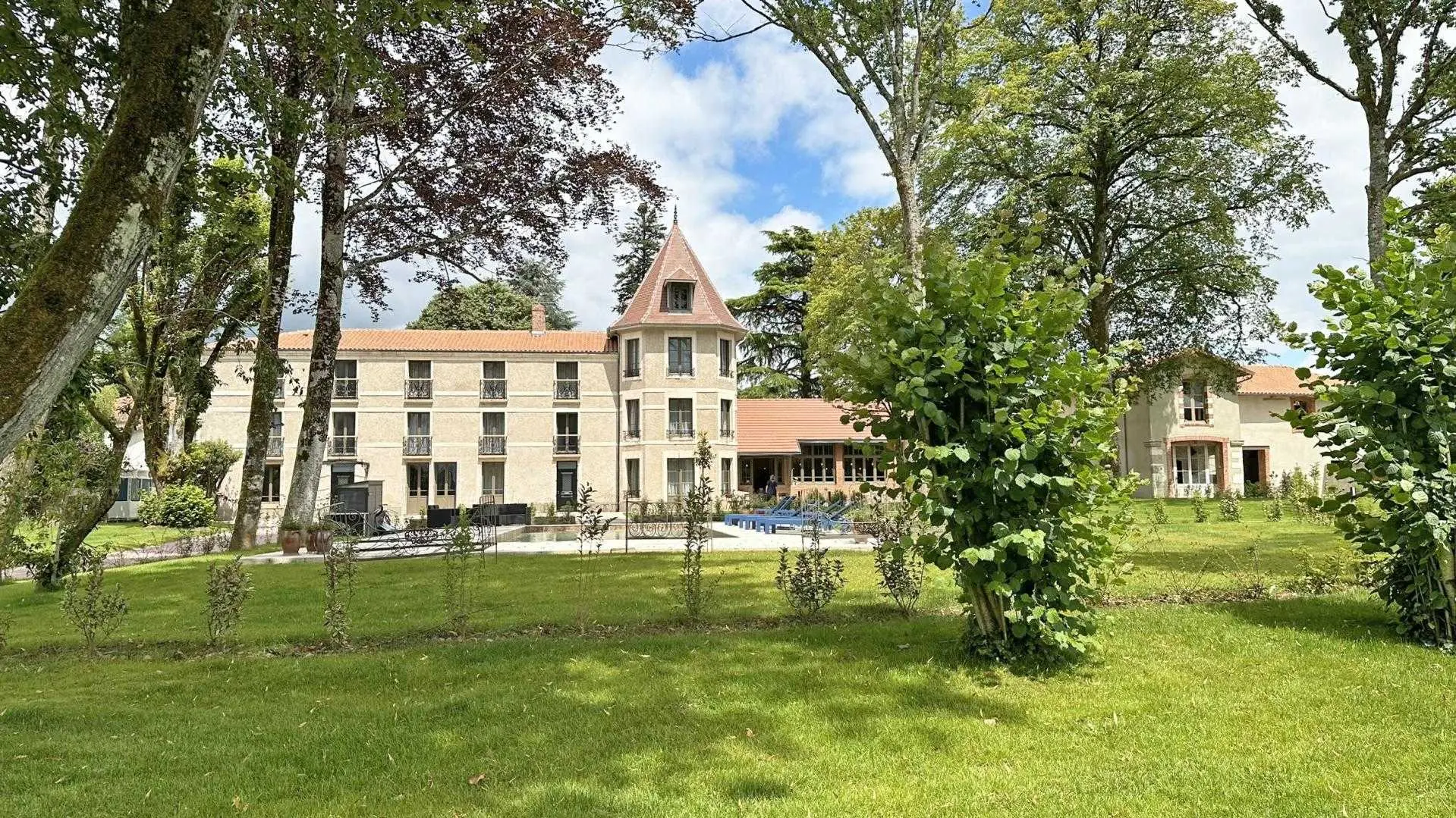 Le Manoir des Perrières à Rochechouart en Haute-Vienne (Nouvelle Aquitaine)_69