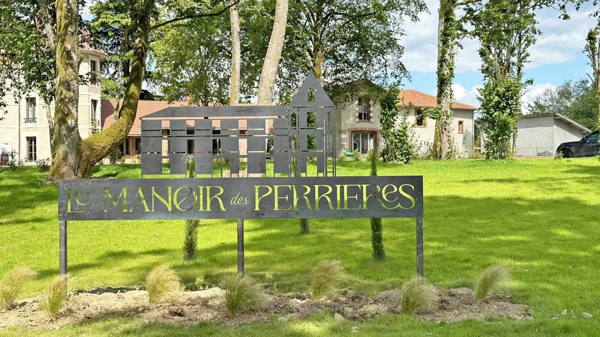 Le Manoir des Perrières à Rochechouart en Haute-Vienne (Nouvelle Aquitaine)_3