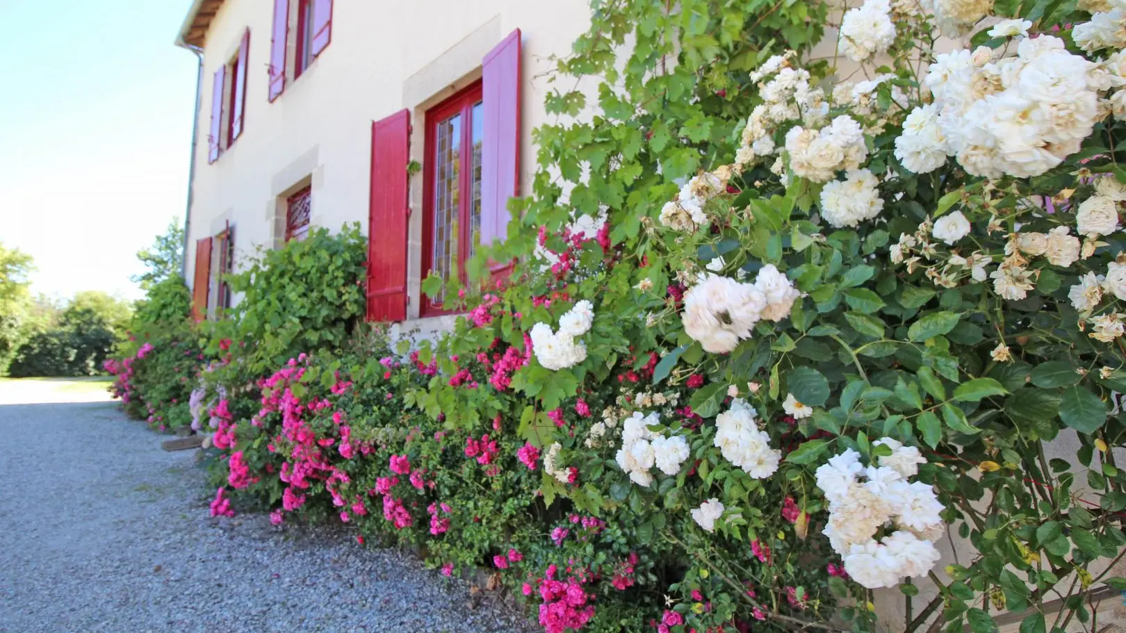 Gîte Le Boucheron à Beynac en Haute-Vienne (Limousin), façade avant._39