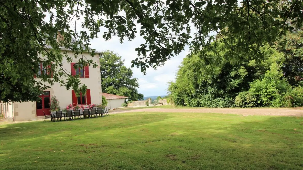 Gîte Le Boucheron à Beynac en Haute-Vienne (Limousin), la maison et le jardin._34