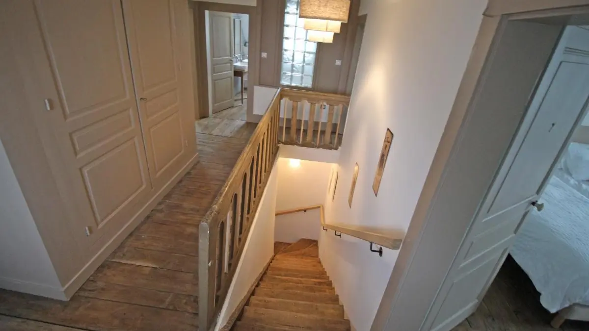 Gîte Le Boucheron à Beynac en Haute-Vienne (Limousin), escalier accès aux étages_15