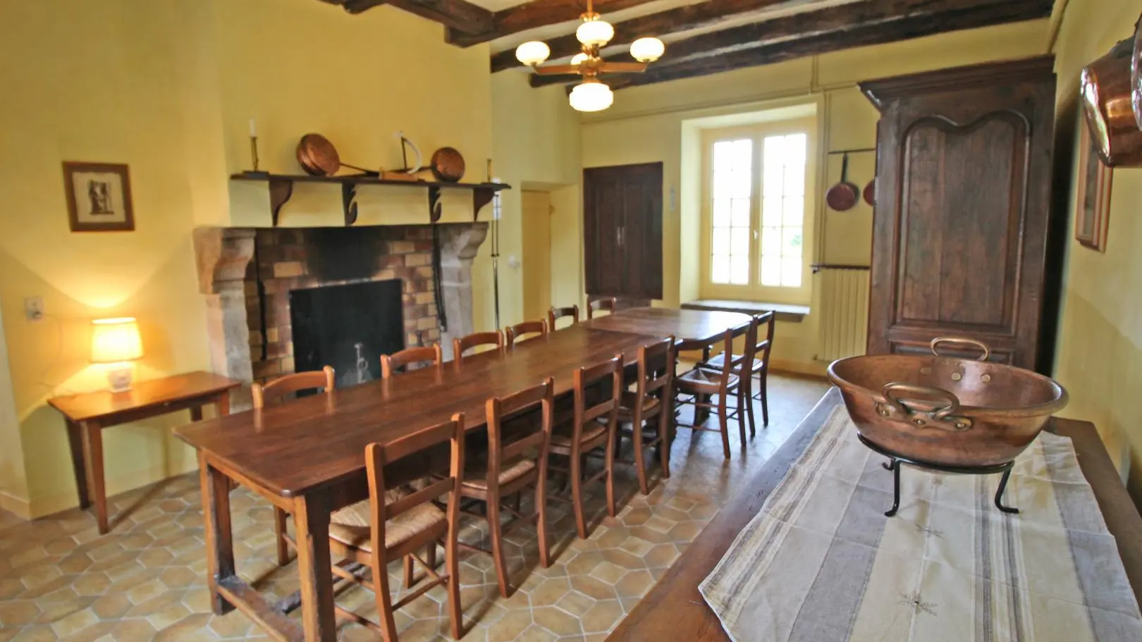 Gite des Hauts de Bosmie, commune de Bosmie L'Aiguille en Limousin - salle à manger_7