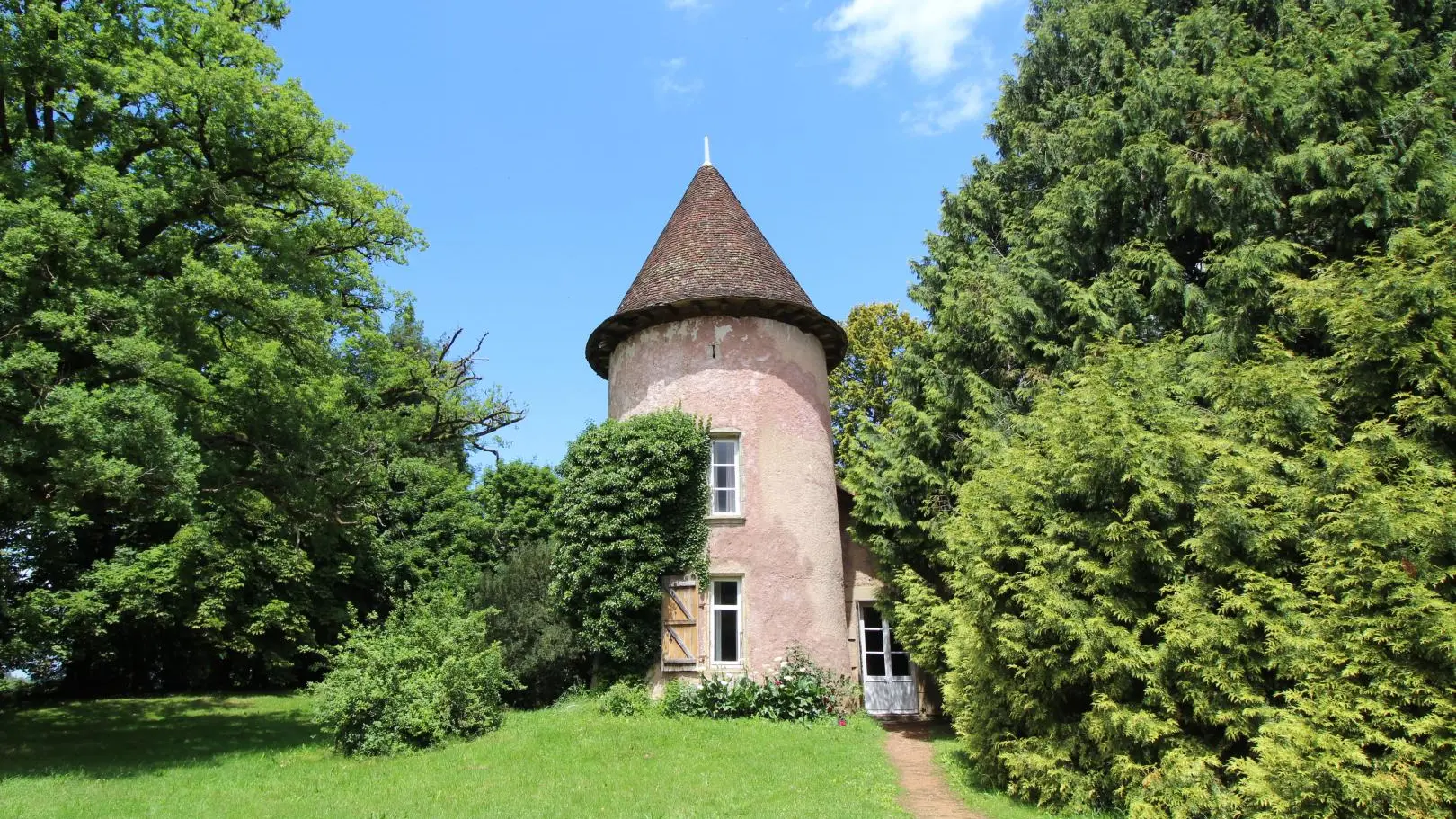 La Tour Baronne du Château de Ligoure au Vigen en Haute-Vienne (Limousin)_2