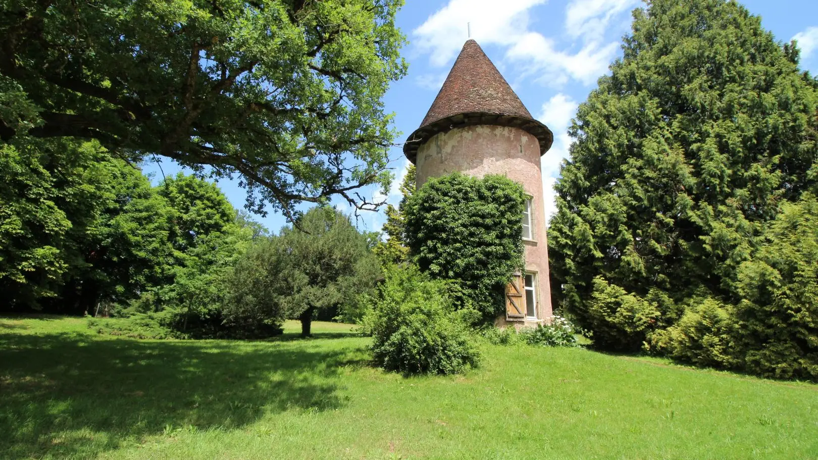 La Tour Baronne du Château de Ligoure au Vigen en Haute-Vienne_1