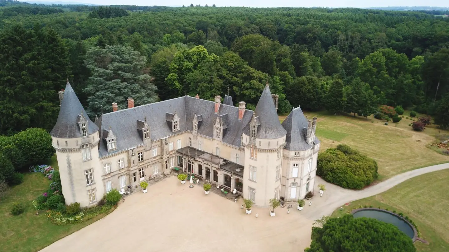 Château de Bort à Saint Priest Taurion en Haute-Vienne (Nouvelle Aquitaine)- vue aérienne_55