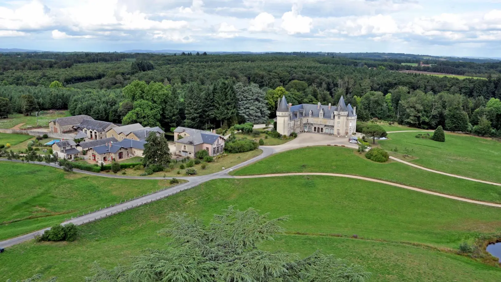 Château de Bort à Saint Priest Taurion en Haute-Vienne (Nouvelle Aquitaine)- vue aérienne_57