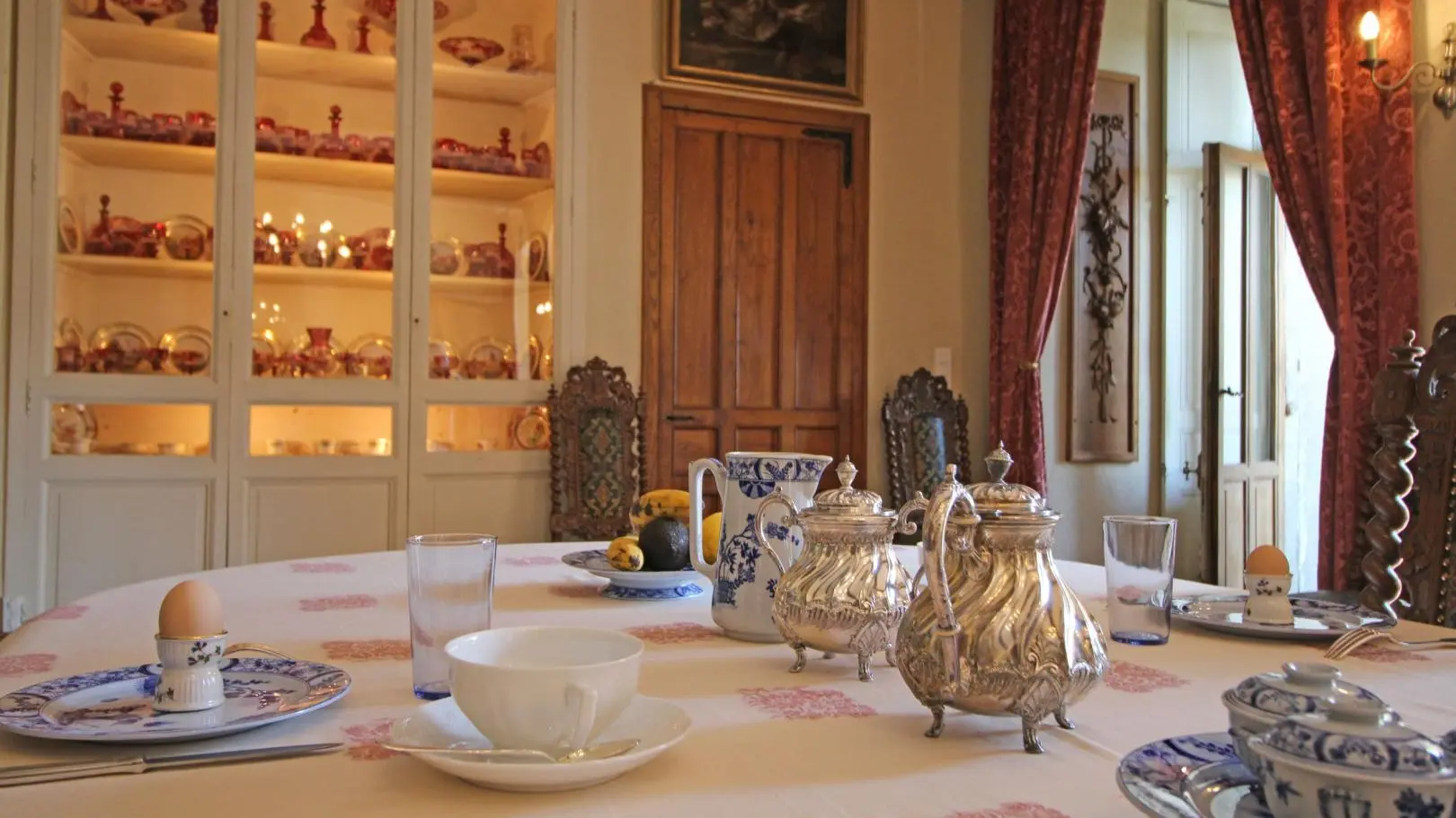 Château de Bort à Saint Priest Taurion en Haute-Vienne (Nouvelle Aquitaine)- salle du petit déjeuner_4