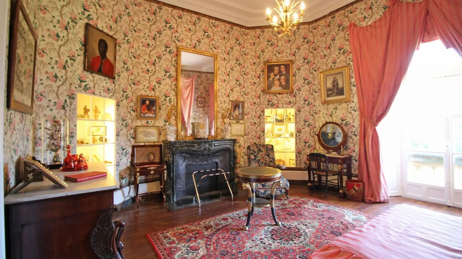 Château de Bort à Saint Priest Taurion en Haute-Vienne (Nouvelle Aquitaine)- Chambre des îles_8