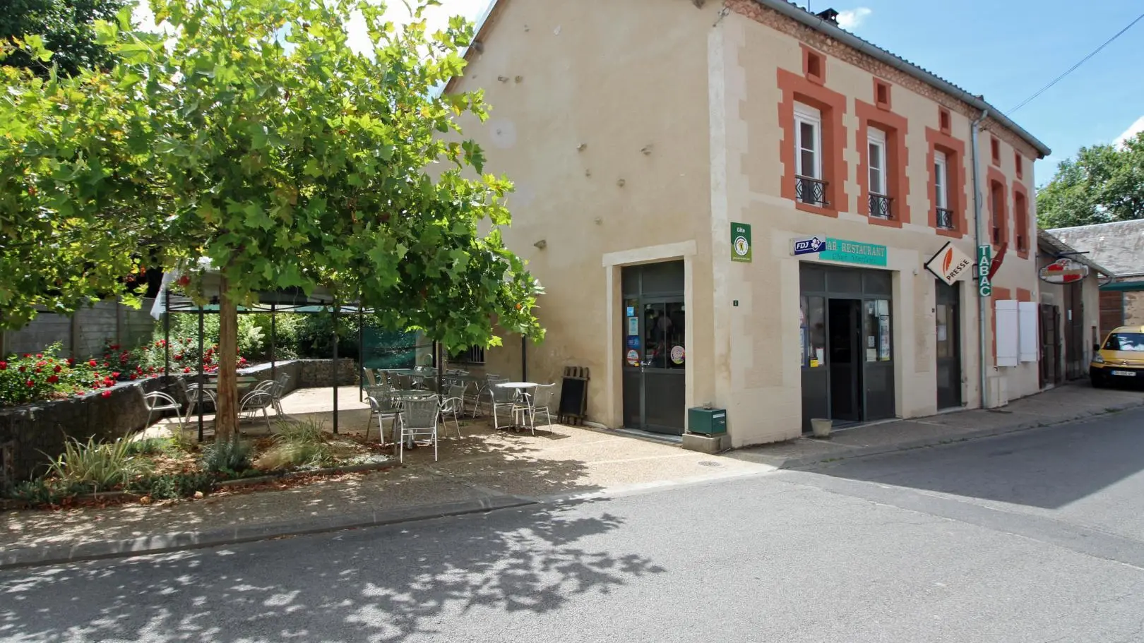 gite de La Treille à Saint Hilaire La Treille en Haute-Vienne, à l'étage, l'appartement aux volets roulants électriques_1