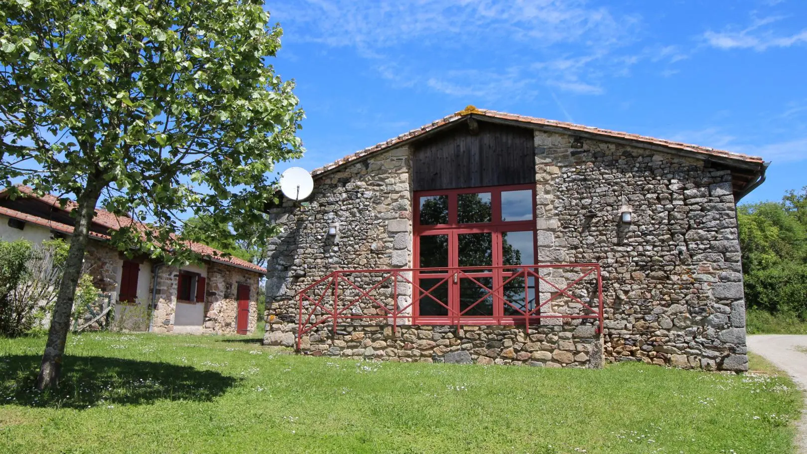 Salle commune des gîtes de Virat à Berneuil en Haute-Vienne (Nouvelle Aquitaine)_24