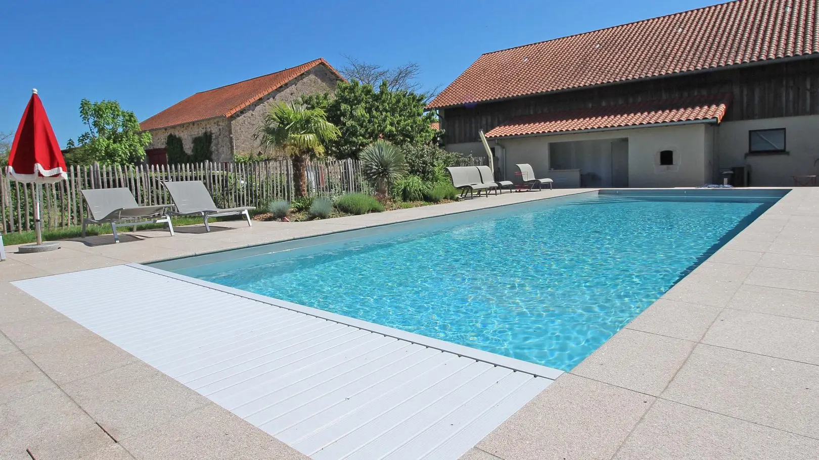 Ferme de Rouffignac à Blanzac en Haute-Vienne - la piscine accessible l'après midi_35