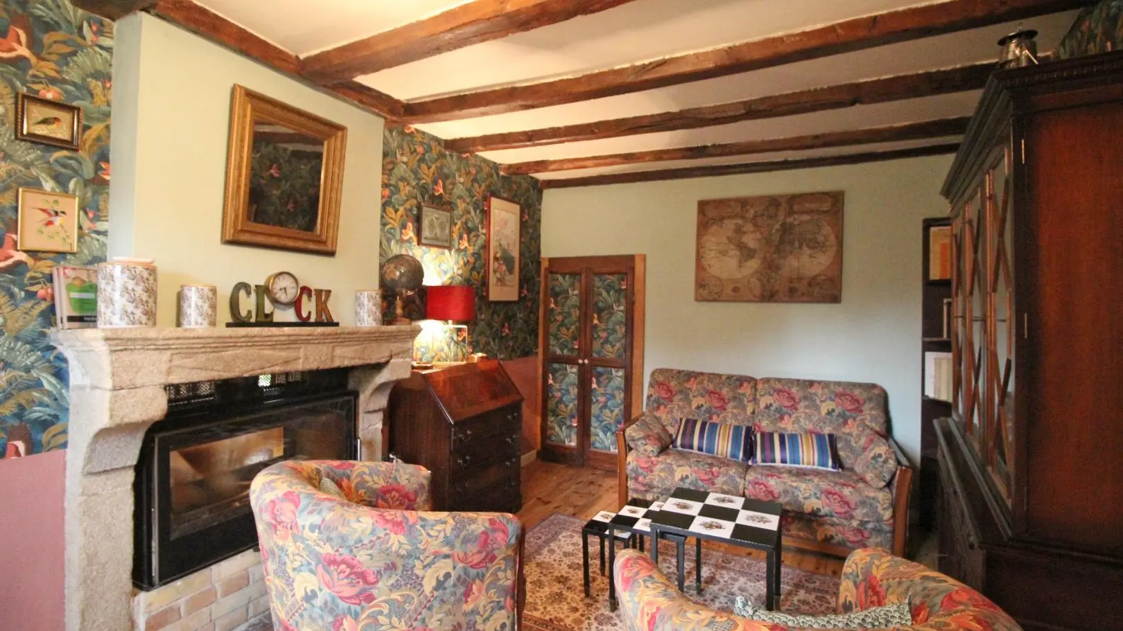 Gîte Evasimone à Chateauponsac en Haute-Vienne (Nouvelle Aquitaine)- petit salon_13