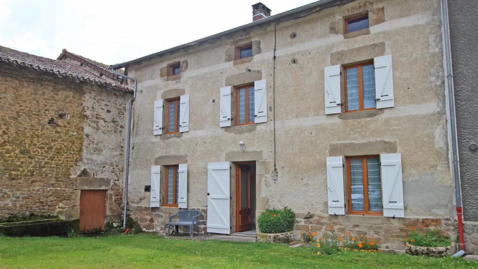 Gîte de Chasseneuil à Saint Symphorien sur Couze en Haute-Vienne (Nouvelle Aquitaine)- côté cour_20