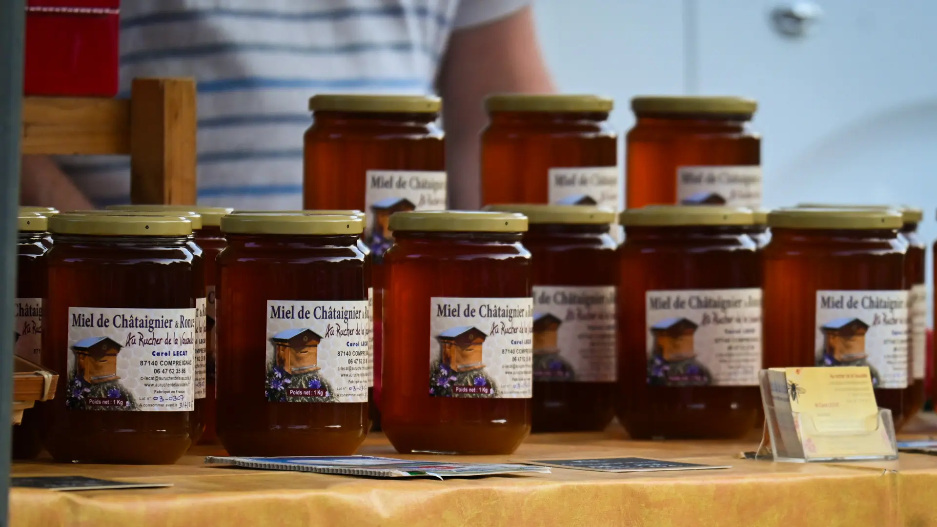 marche-producteurs-artisans-lac-saint-pardoux-38