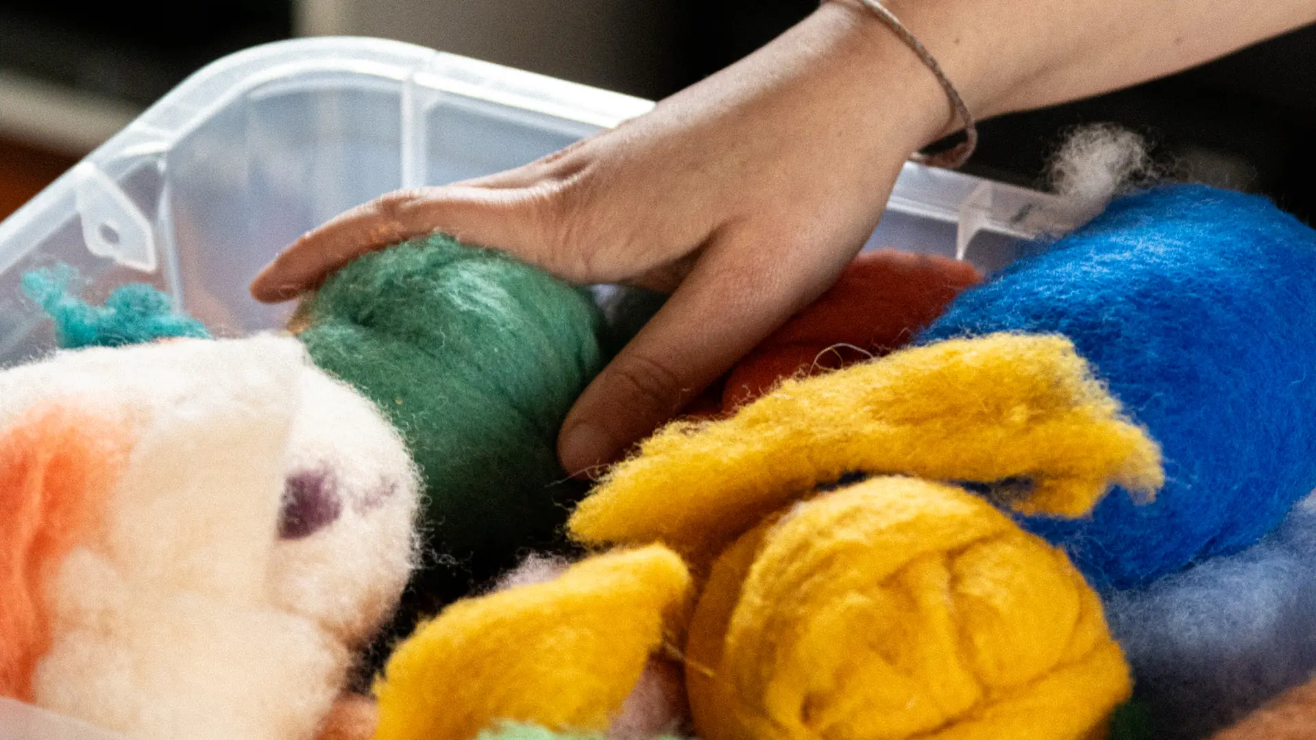 atelier-soleil-rose-ornella-ardjoune-nexon-feutrage