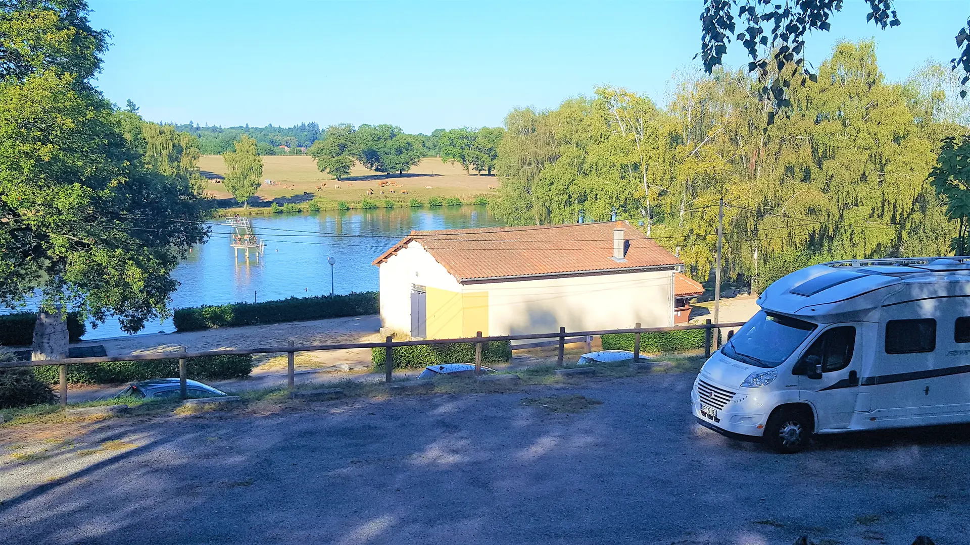 L'aire de Camping-car de St Hilaire les Places_2