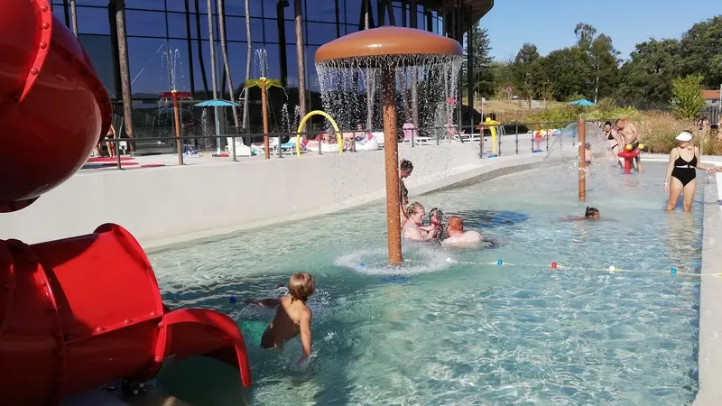 Piscine aqualudique du Lac de Saint-Pardoux - Bassin et jeux enfants_8