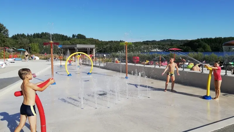 Piscine aqualudique du Lac de Saint-Pardoux - Aire de jeux_9