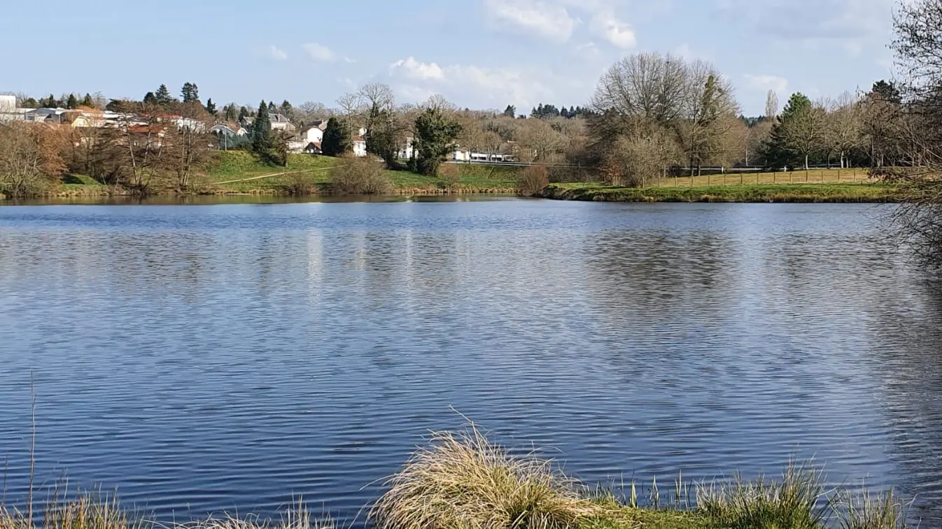 Aire d'accueil camping-car Nantiat_1