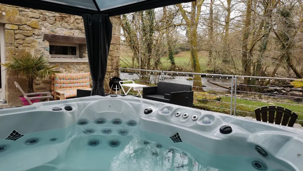 Jacuzzi moulin de Monjonc Saint-Junien