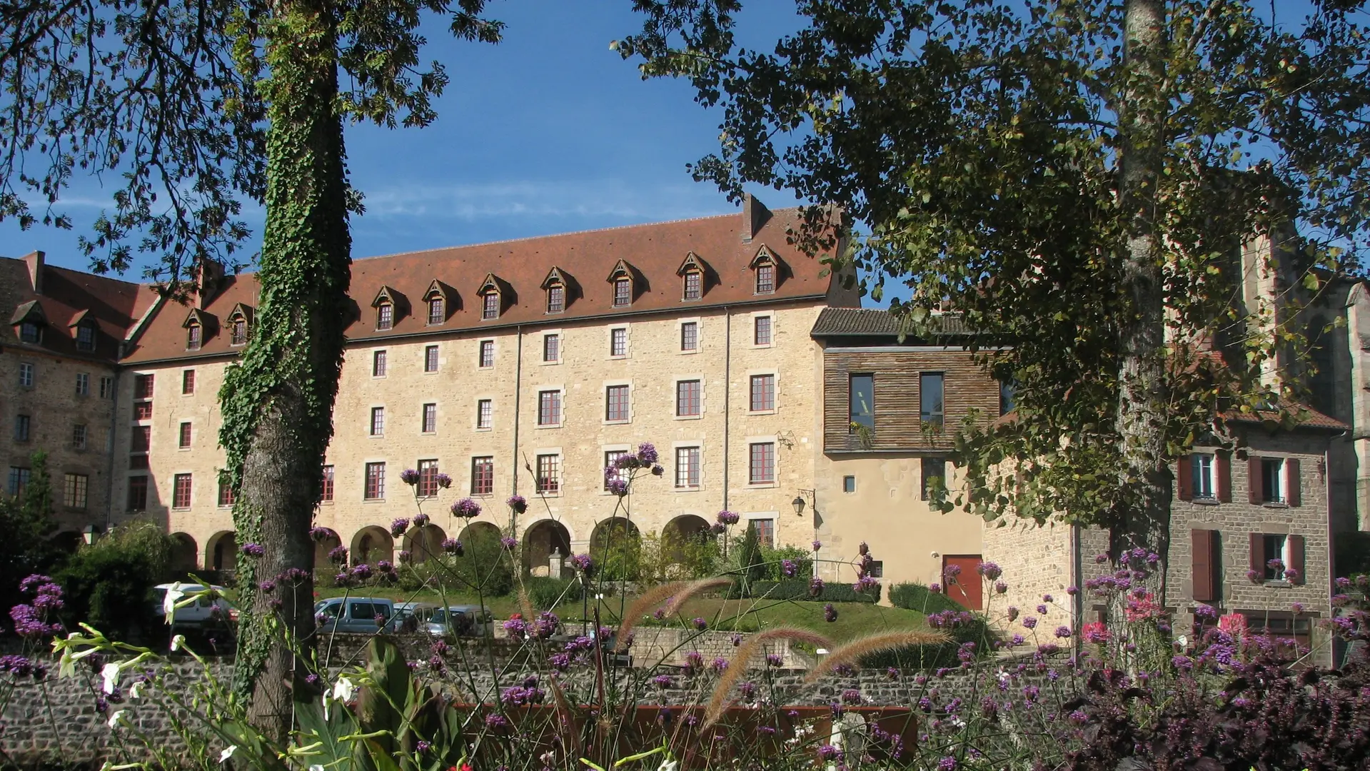 Vue sur l'ancien couvent des Ursulines_4