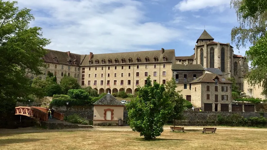 Vue sur l'ancien couvent des Ursulines_1