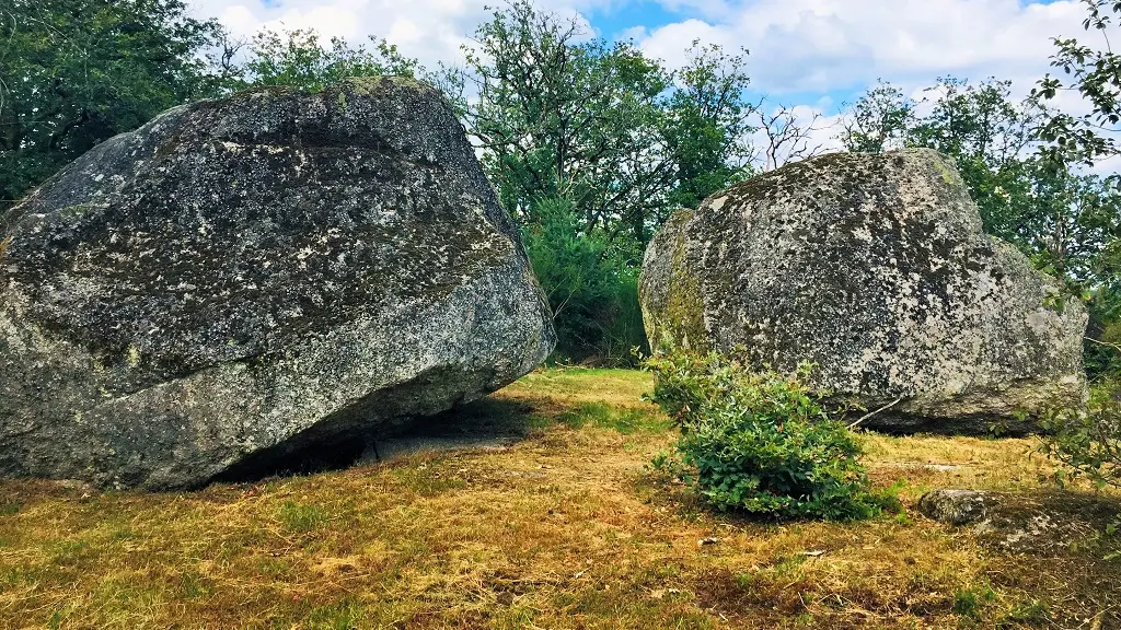 Le Puy des Roches, à Cheissoux_1