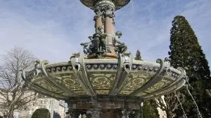 Fontaine de la place de l'Hôtel de Ville_2