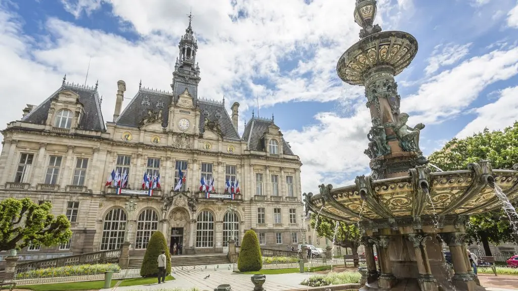 Fontaine de la place de l'Hôtel de Ville_1