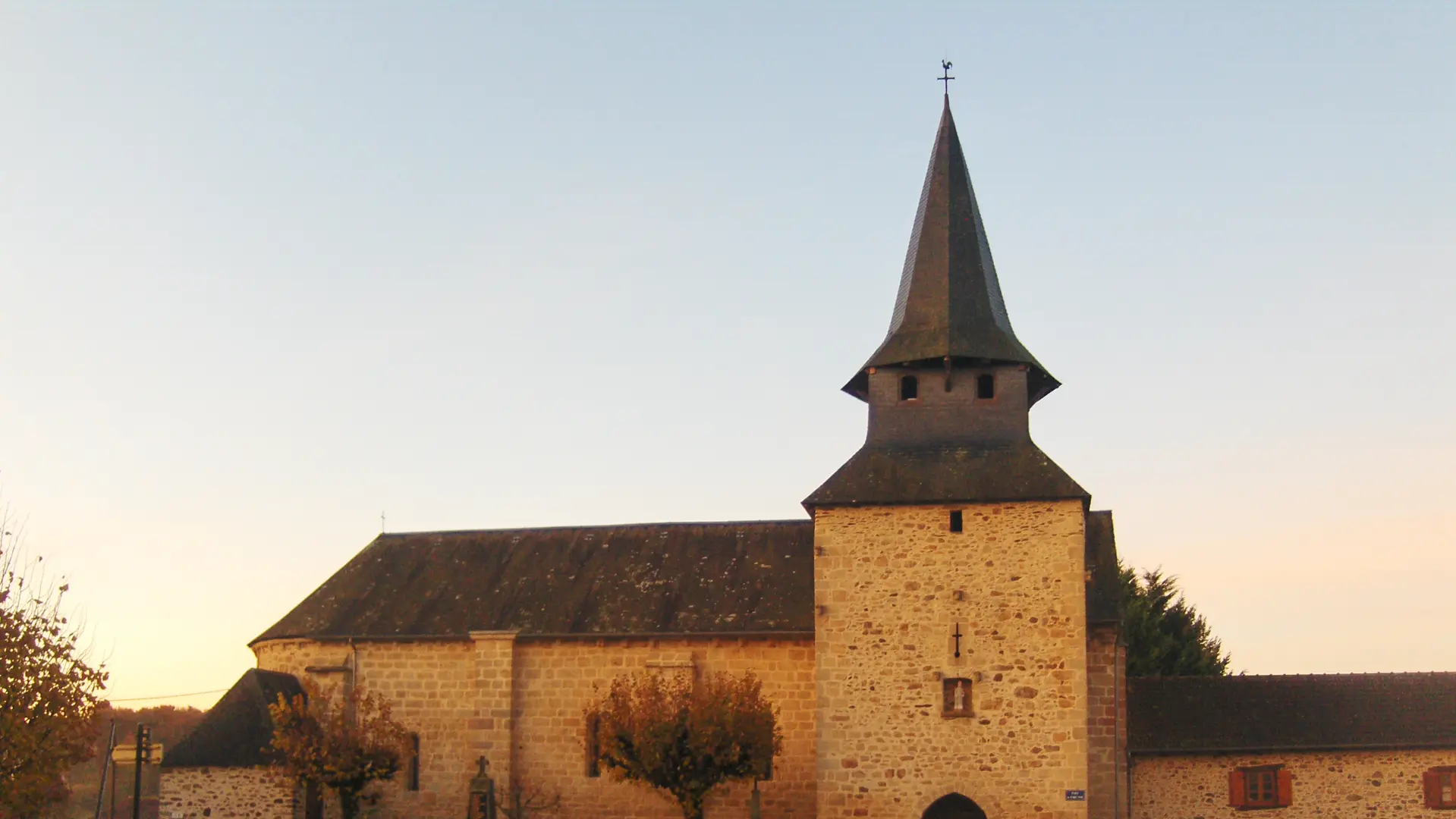 Eglise de Saint Genest sur Roselle_1