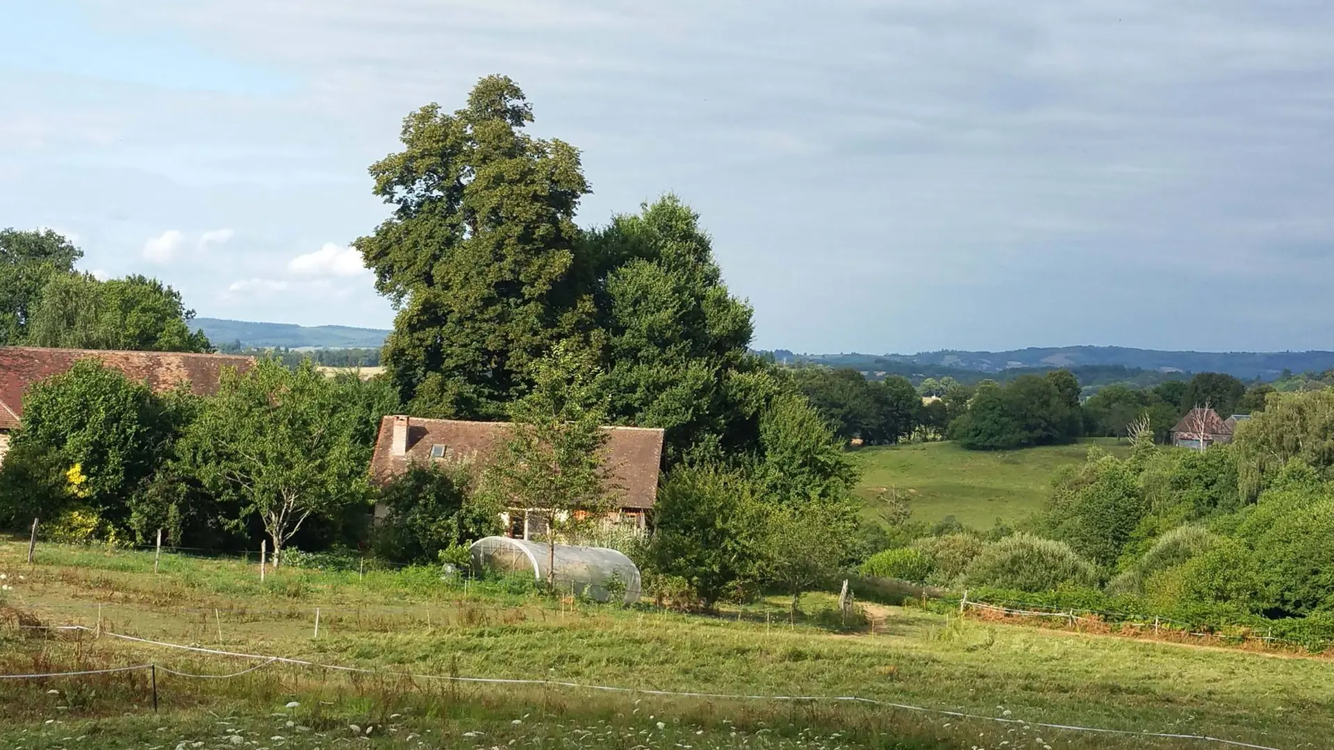 Gîte « Sur le chemin de Compostelle » à ST GERMAIN LES BELLES_3