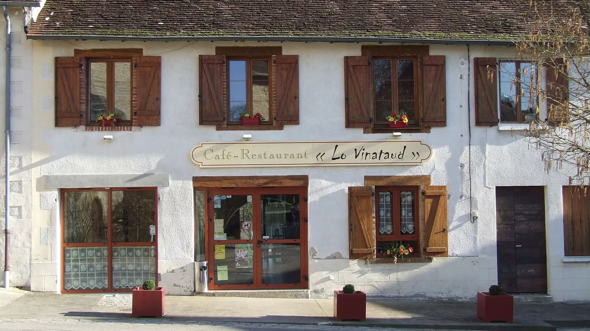 Restaurant et café Lo Vinataud à Vicq-Sur-Breuilh_1