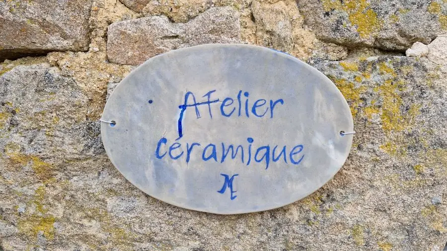 Enseigne en céramique