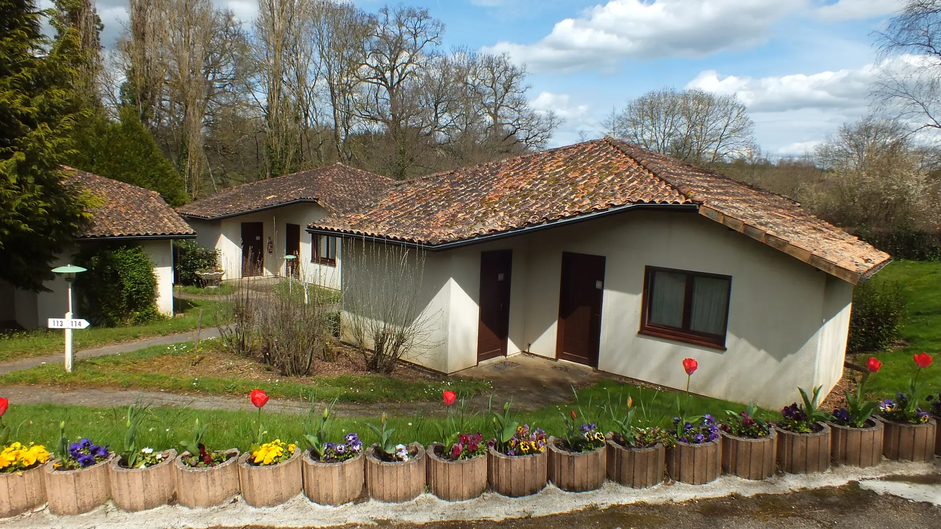 vue du jardin et des châlets_1