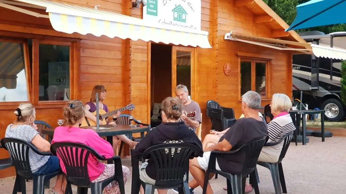 Café restaurant 'le chalet du bois'_3