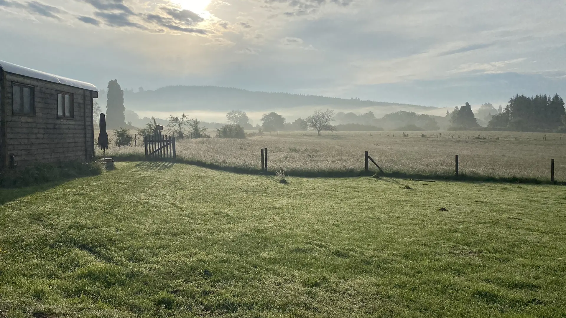 depuis le jardin , profitez de la beauté de la nature tout autour de vous.