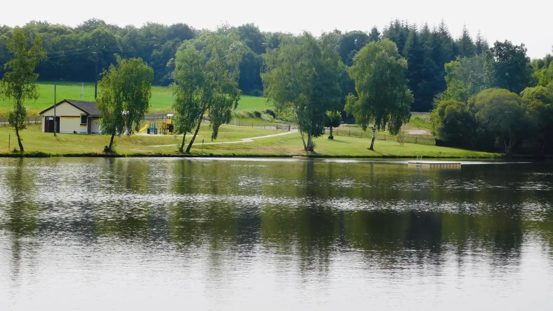 Etang de pêche 'Puychaumartin' à Château-Chervix