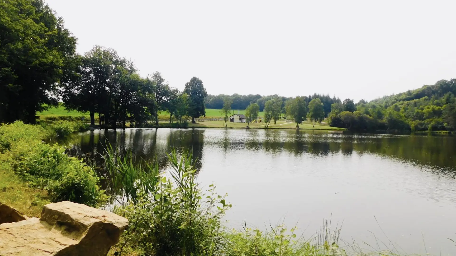 Etang de pêche 'Puychaumartin' à Château-Chervix