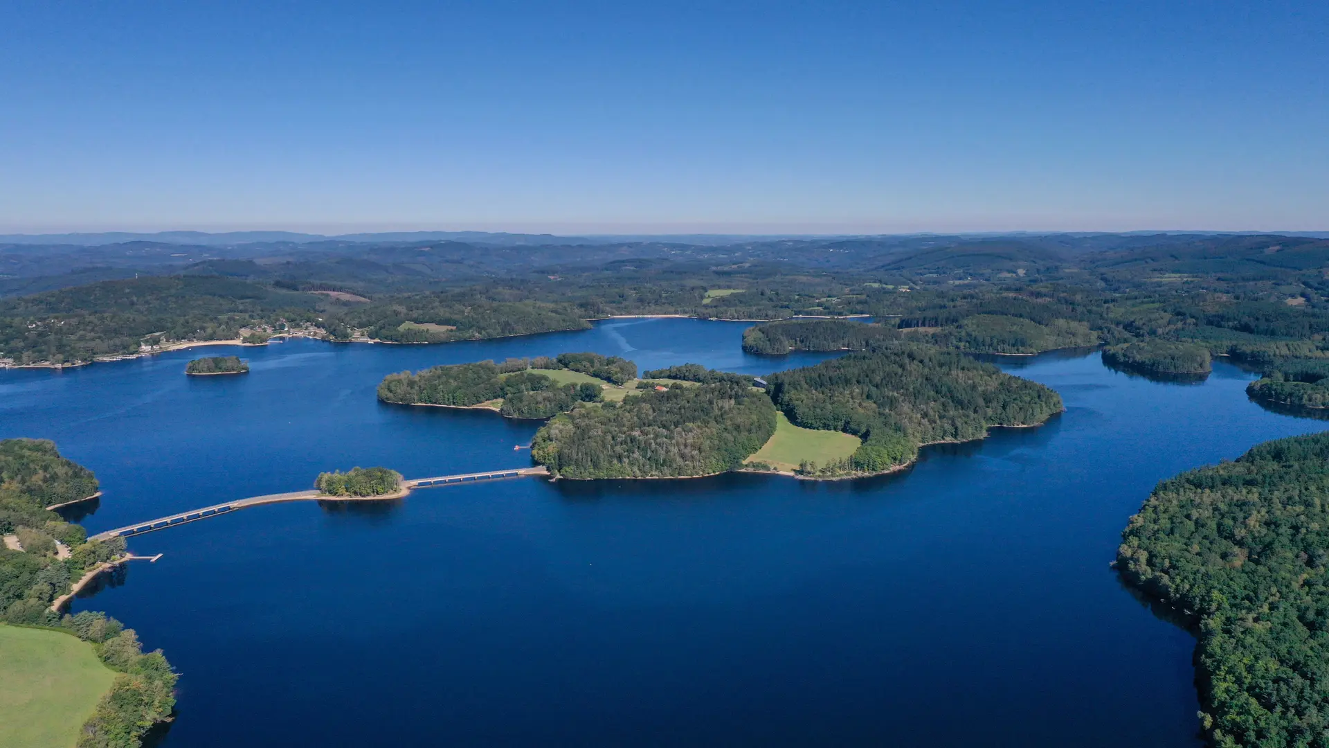 Aerienne_Lac_Vassiviere©ADRT23